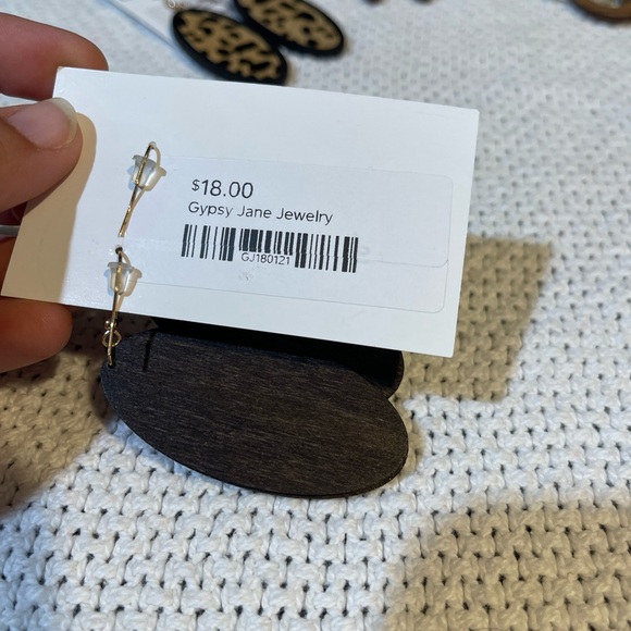 🐙Earring’s -Wooden Leopard Print NWT - Picture 2 of 2